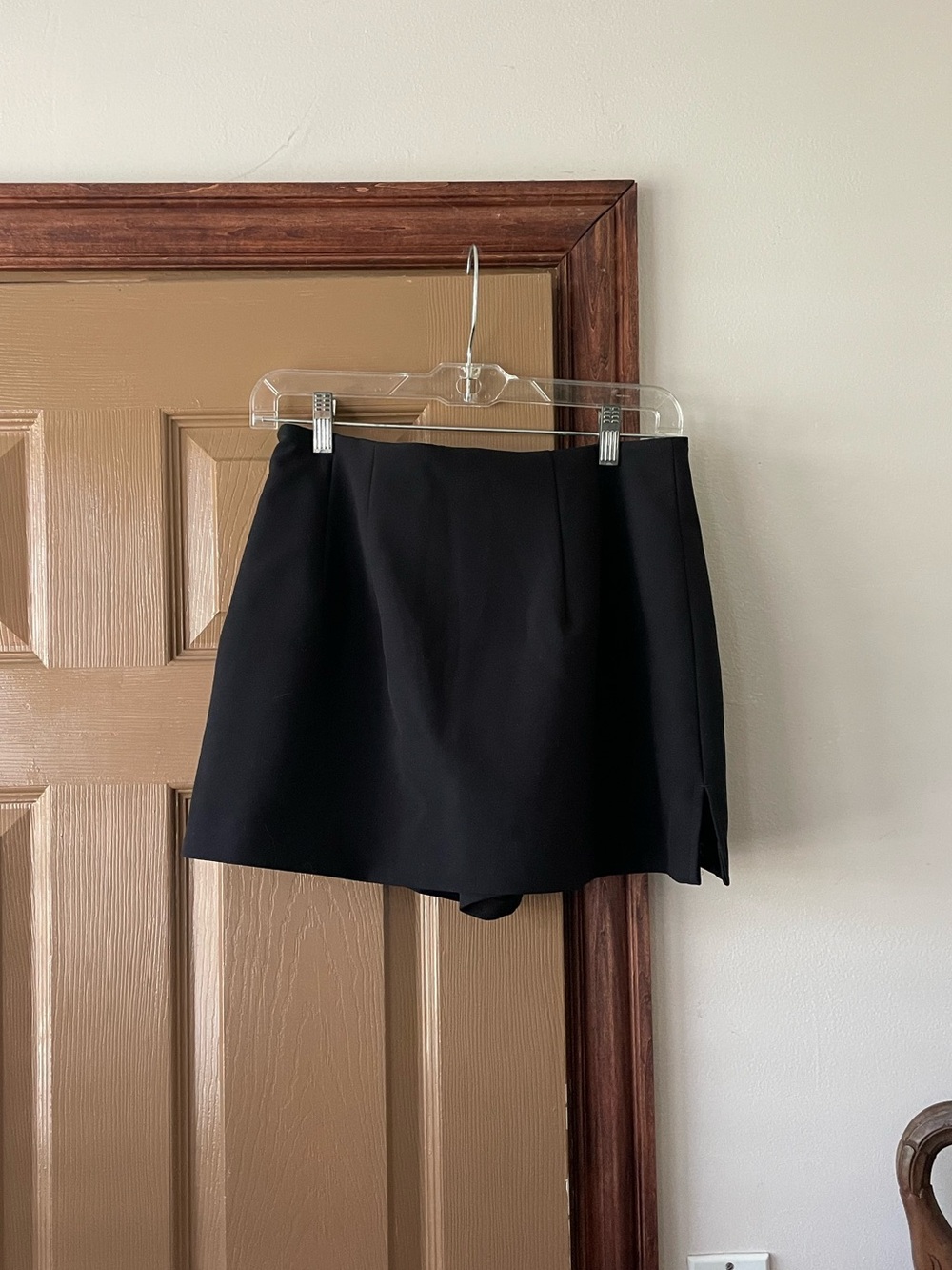 Express Black Editor Skort - Picture 3 of 4